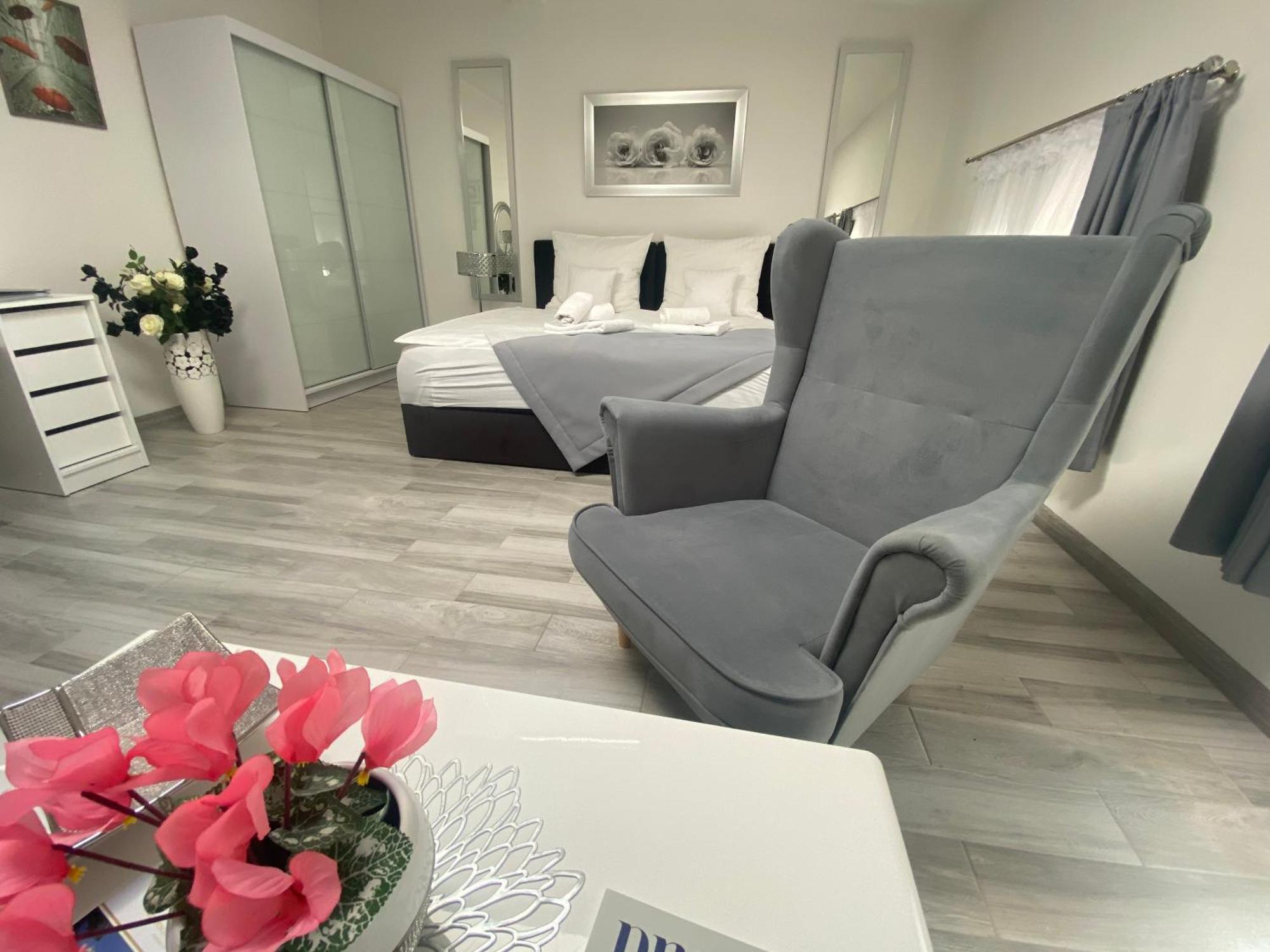 Rezydencja Mysliwska - Apartamenty Κοστζαλίν Εξωτερικό φωτογραφία